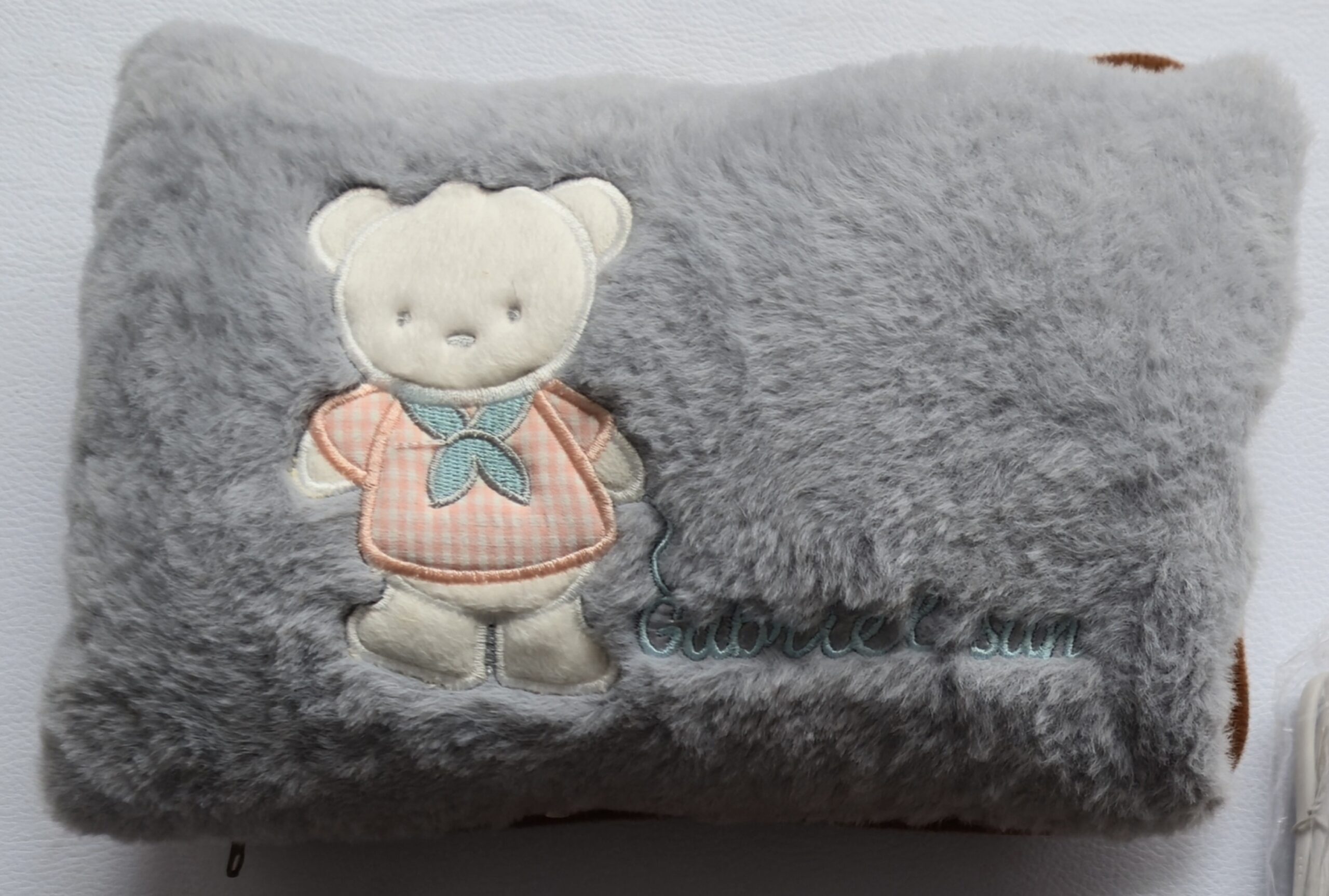 Bolsa eléctrica modelo afelpado con cierres– diseño Teddy. Para variaciones de color dar clic.